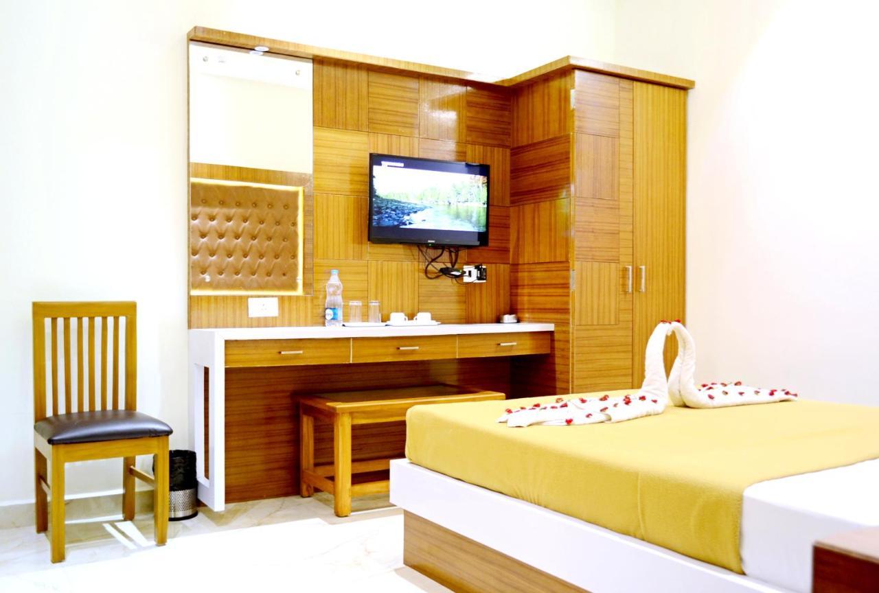 Tr Residency Hotel Puducherry Buitenkant foto