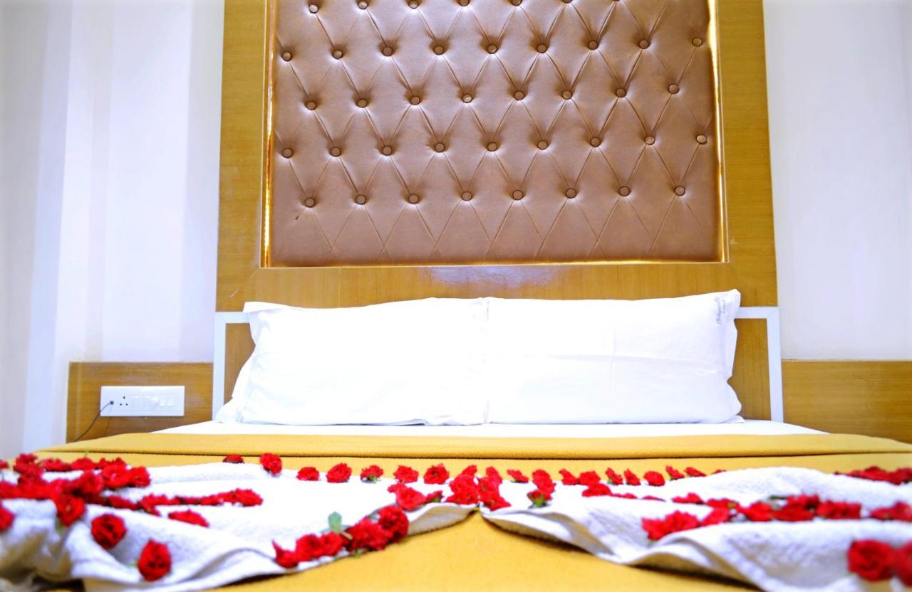 Tr Residency Hotel Puducherry Buitenkant foto